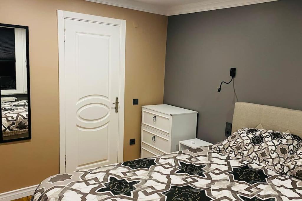 Sisli Osmanbey Taksim Large Terrace, Quietness And Space Apartment Истанбул Екстериор снимка